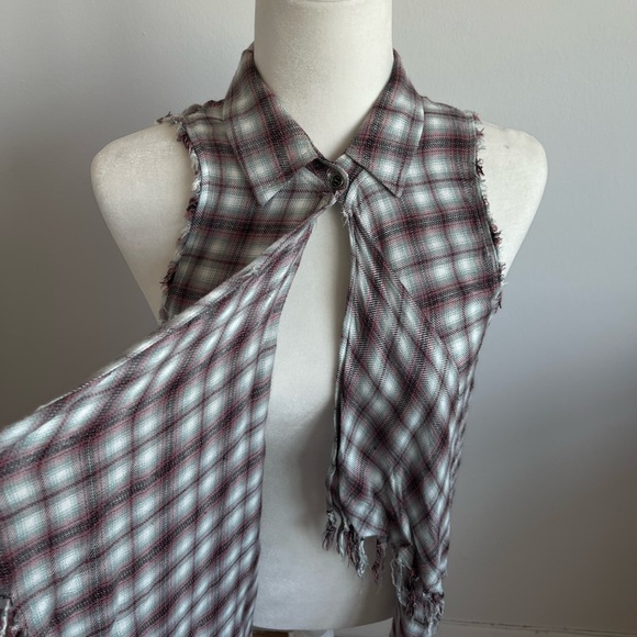 Anthropologie Willow & Clay Plaid Sleeveless Fringe Vest - Picture 4 of 15